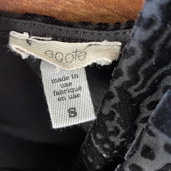 Urban Outfitters Ecote Velvet Surplice Romper in Black 🪩 • Size S - Picture 6 of 7